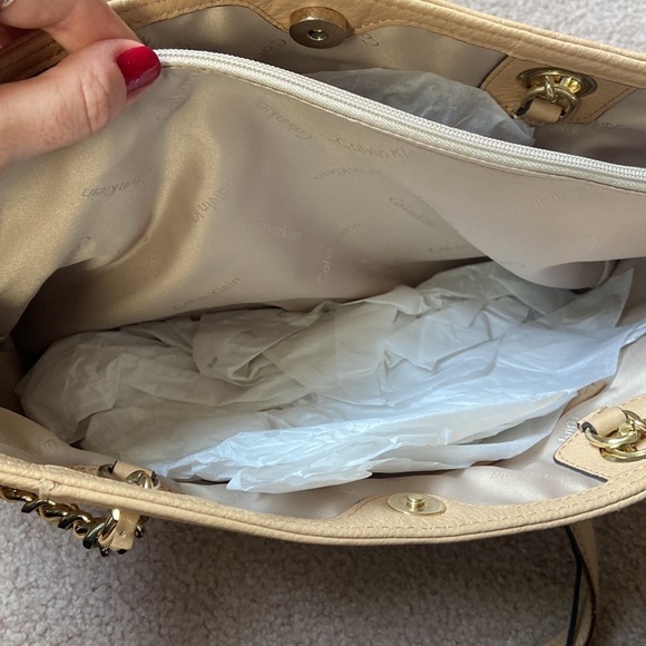 NWOT Calvin Klein Saffiano Tote Leather Beige‎ Handbag - Picture 11 of 14